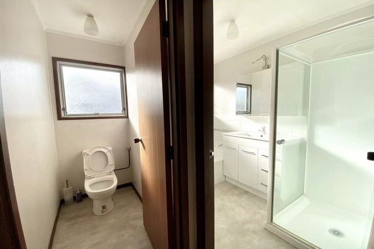 Photo of property in 5 Marlene Avenue, Te Atatu South, Auckland, 0610