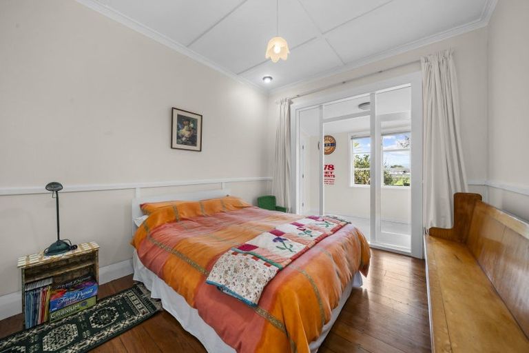 Photo of property in 190 Regent Street, Martinborough, 5711
