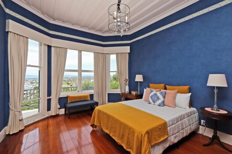 Photo of property in 20 Colenso Avenue, Hospital Hill, Napier, 4110