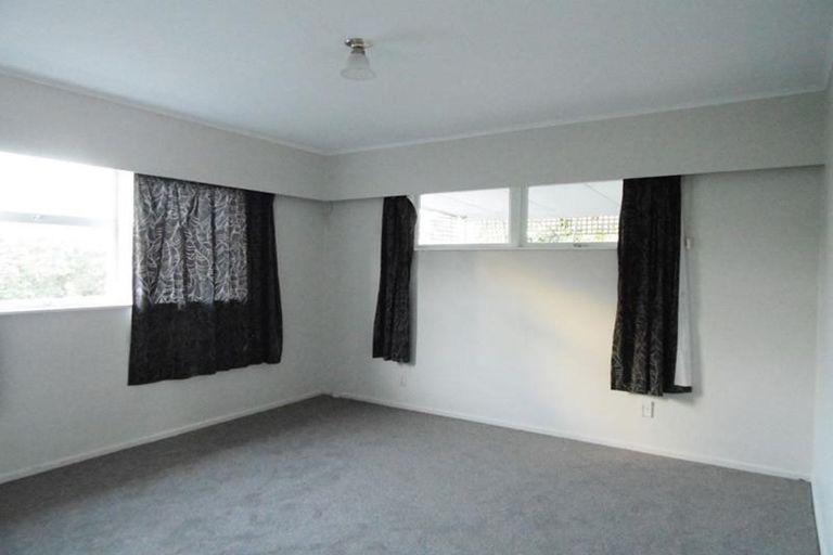 Photo of property in 8 Merchant Avenue, Te Atatu South, Auckland, 0610
