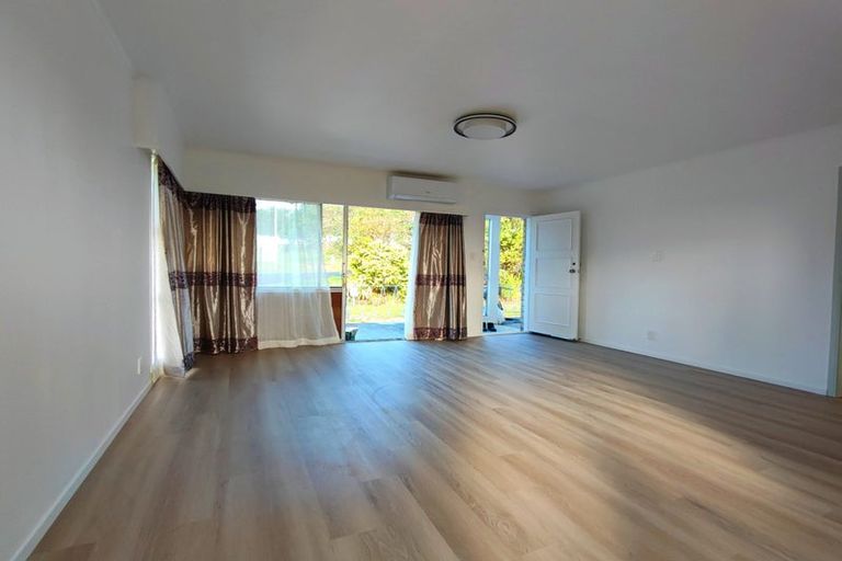 Photo of property in 2/352 Glenfield Road, Glenfield, Auckland, 0629