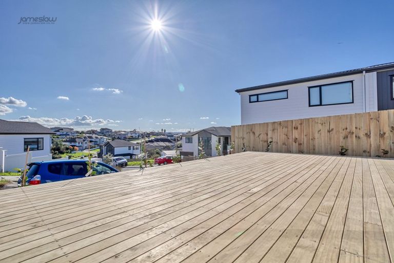 Photo of property in 11 Keiha Crescent, Massey, Auckland, 0614