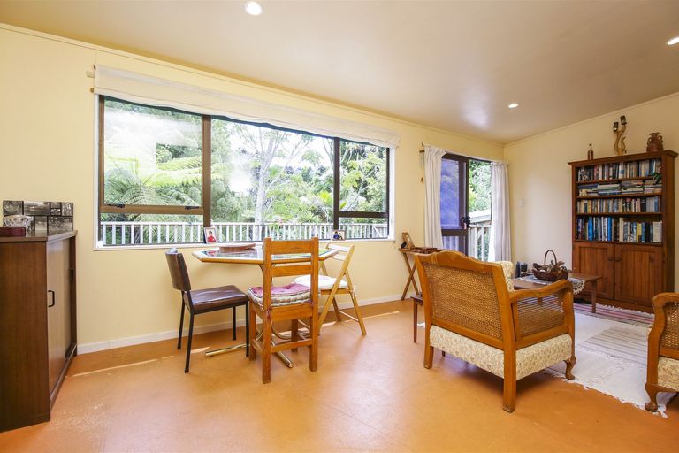 Photo of property in 29 Rimutaka Place, Titirangi, Auckland, 0604