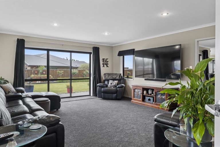 Photo of property in 12 Nikau Place, Hawera, 4610