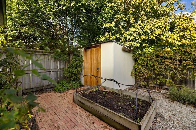 Photo of property in 42 Sylvan Street, Lake Hayes, Queenstown, 9304