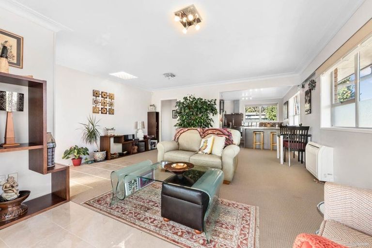 Photo of property in 2/2 Routley Drive, Glen Eden, Auckland, 0602