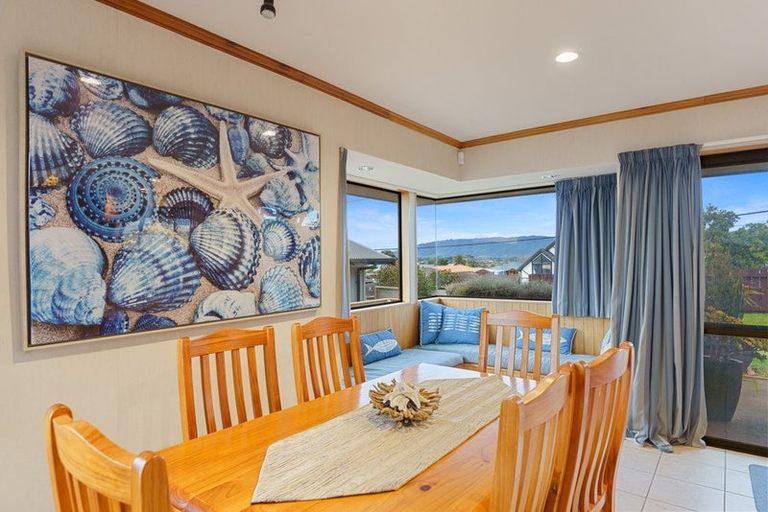 Photo of property in 128 Seaview Road, Paraparaumu Beach, Paraparaumu, 5032