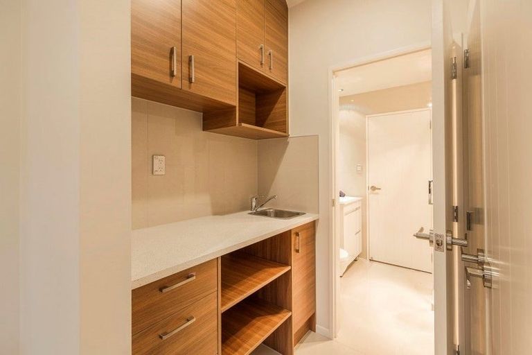 Photo of property in 1 Laquinta Place, Flat Bush, Auckland, 2019