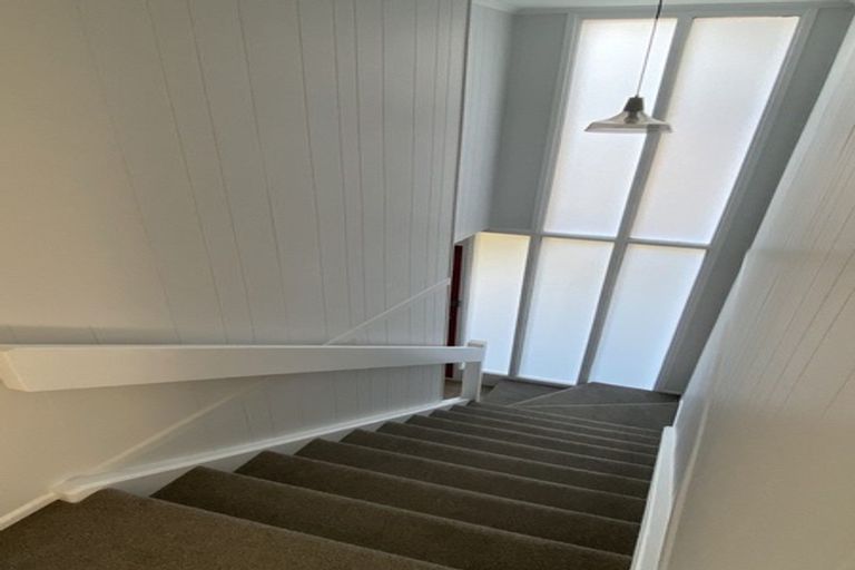 Photo of property in 1 Marcel Place, Glenfield, Auckland, 0629