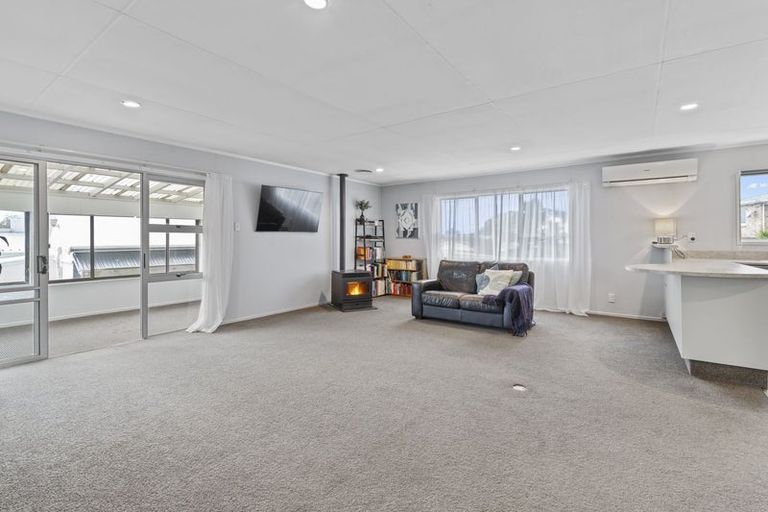 Photo of property in 14 Rainsford Street, Moturoa, New Plymouth, 4310