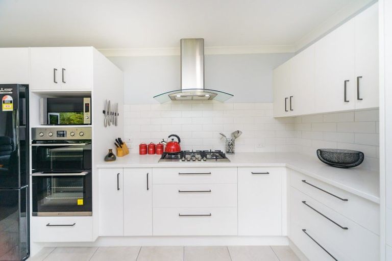 Photo of property in 19 Karina Terrace, Roslyn, Palmerston North, 4414