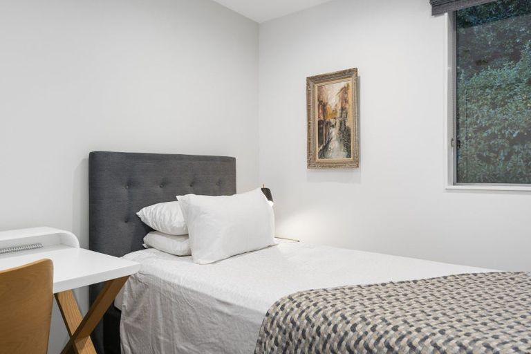 Photo of property in 4a/22 Telford Terrace, Oriental Bay, Wellington, 6011