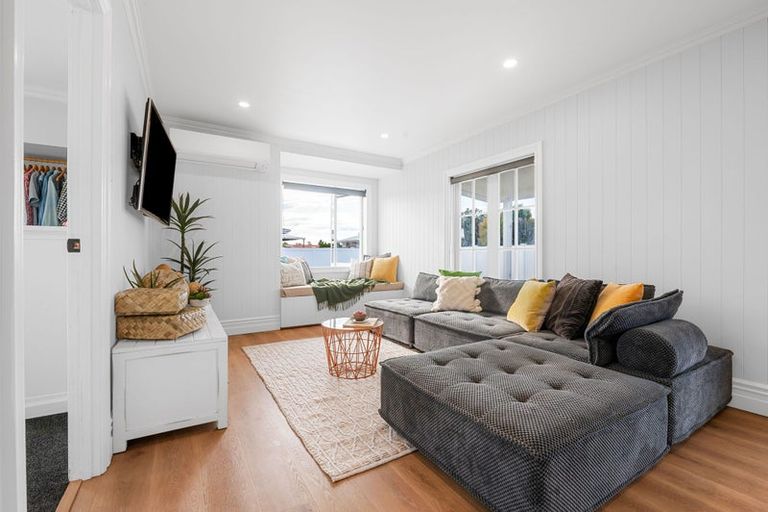 Photo of property in 30 Storey Avenue, Forest Lake, Hamilton, 3200