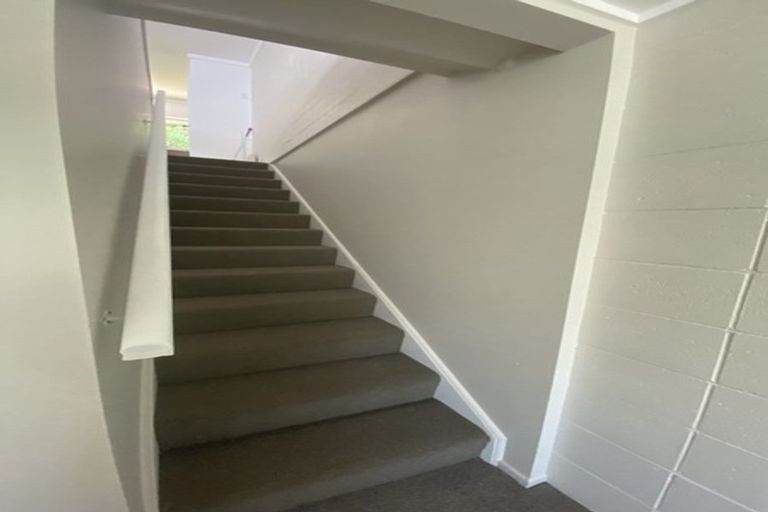 Photo of property in 15f1 Bloomsbury Grove, Newlands, Wellington, 6037