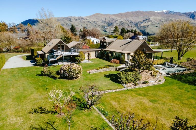 Photo of property in 86 Golf Course Road, Wanaka, 9305