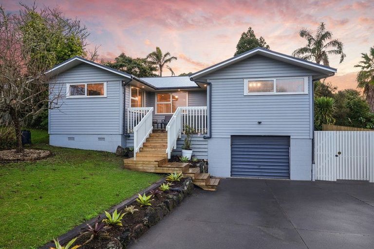 Photo of property in 22 Paragon Avenue, Beach Haven, Auckland, 0626