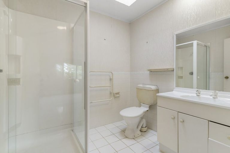 Photo of property in 7 Sandpiper Grove, Unsworth Heights, Auckland, 0632