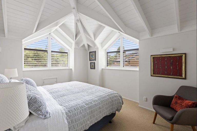 Photo of property in 33 Homewood Place, Chatswood, Auckland, 0626