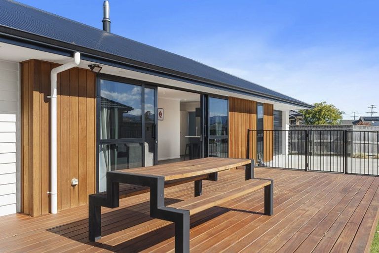 Photo of property in 7 Angus Place, Carterton, 5713
