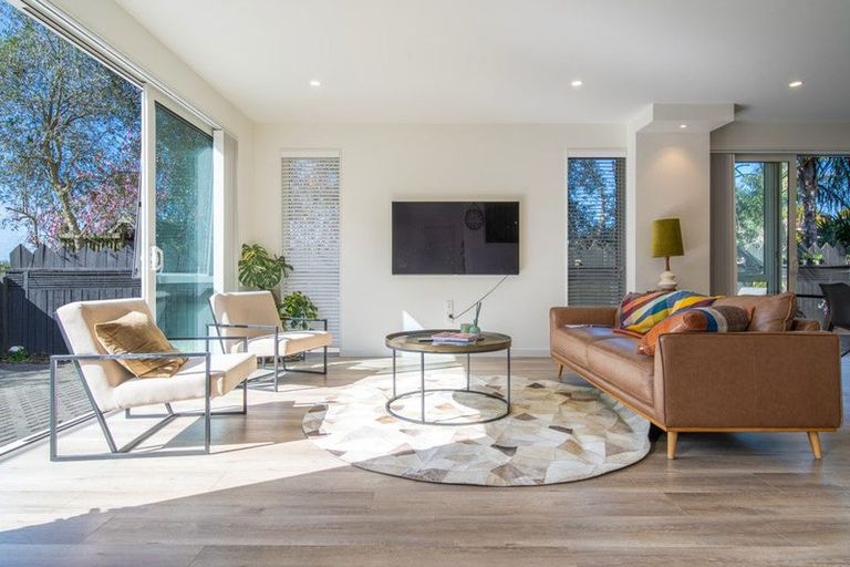 Photo of property in 335a East Coast Road, Mairangi Bay, Auckland, 0630