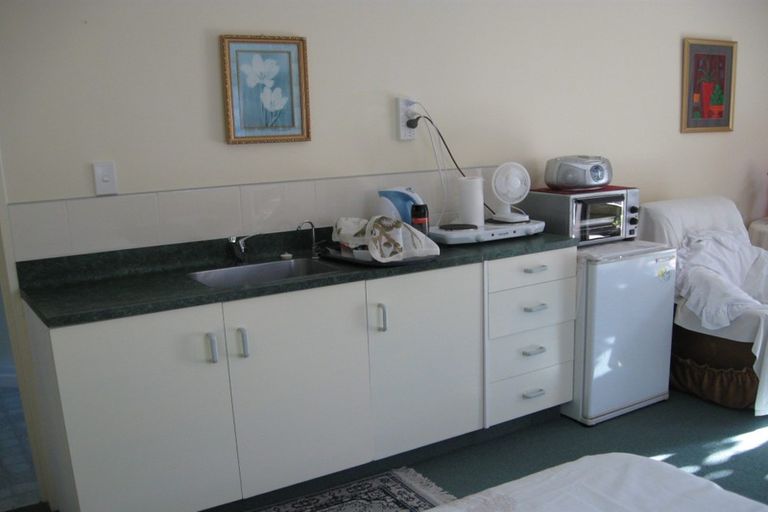 Photo of property in 17r Beech Court, Welcome Bay, Tauranga, 3175