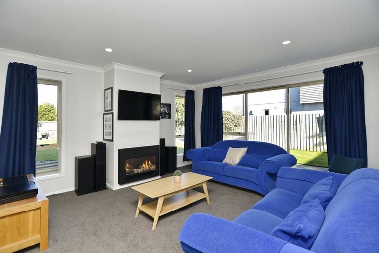Photo of property in 29 Linkwater Way, Parklands, Christchurch, 8083