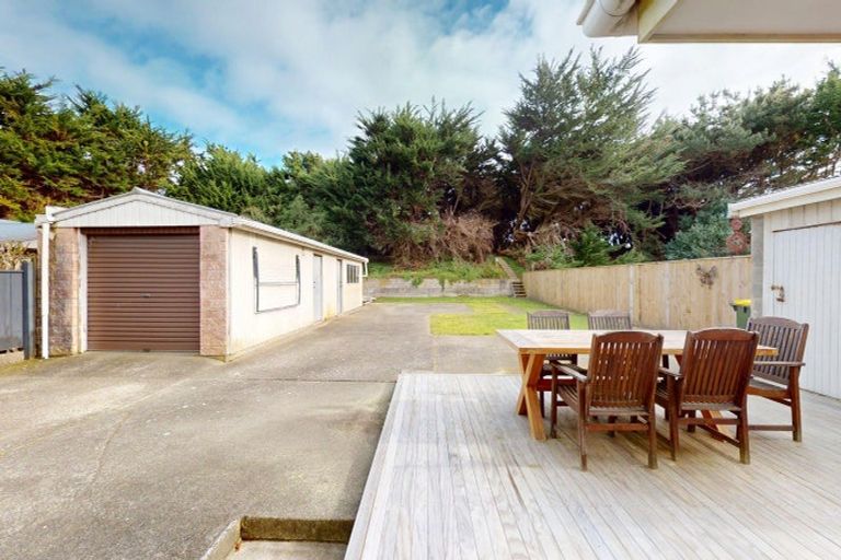 Photo of property in 135 Rua Avenue, Waitarere Beach, Levin, 5510