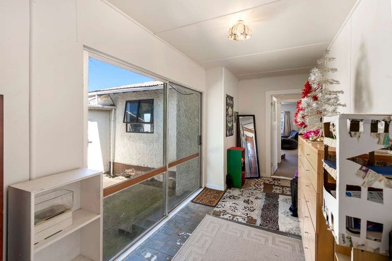Photo of property in 32 Manuka Street, Castlecliff, Whanganui, 4501