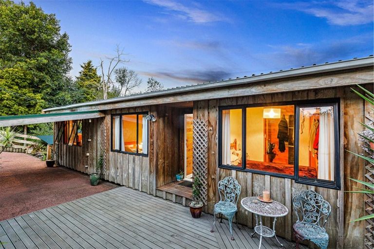 Photo of property in 55 Don Buck Road, Massey, Auckland, 0614