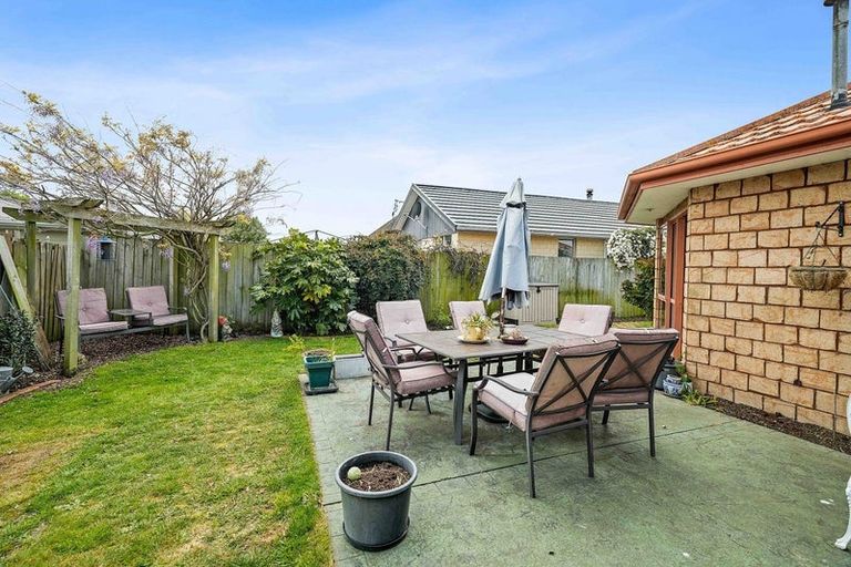 Photo of property in 30 Inwoods Road, Parklands, Christchurch, 8083