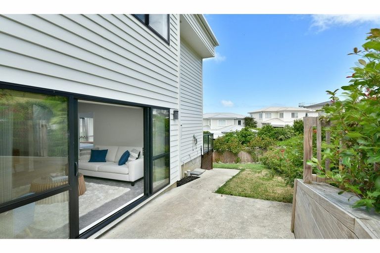 Photo of property in 61 Landmark Terrace, Orewa, 0931