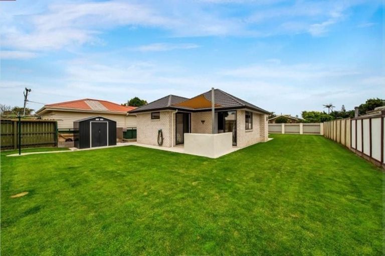 Photo of property in 6 Matai Place, Hawera, 4610