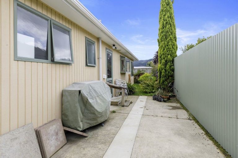 Photo of property in 5a Massey Street, Elderslea, Upper Hutt, 5018