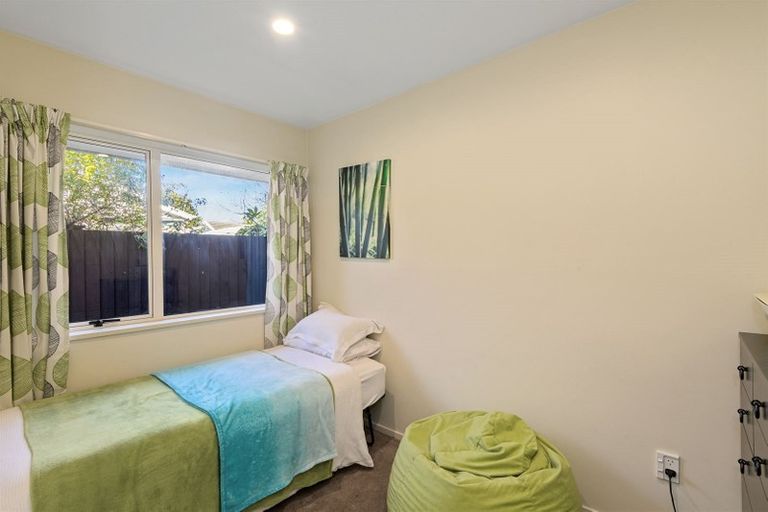 Photo of property in 3a Hadlow Place, Burnside, Christchurch, 8041