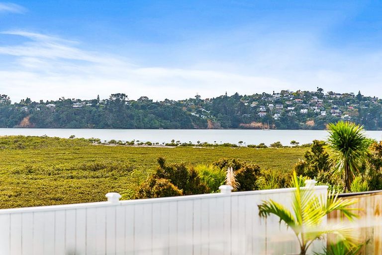 Photo of property in 22 Tai Crescent, Hobsonville, Auckland, 0616