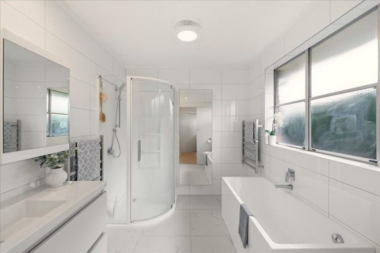 Photo of property in 13 Tirinui Crest Road, Otumoetai, Tauranga, 3110