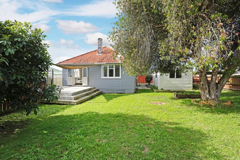 Photo of property in 20 Church Street, Tuakau, 2121