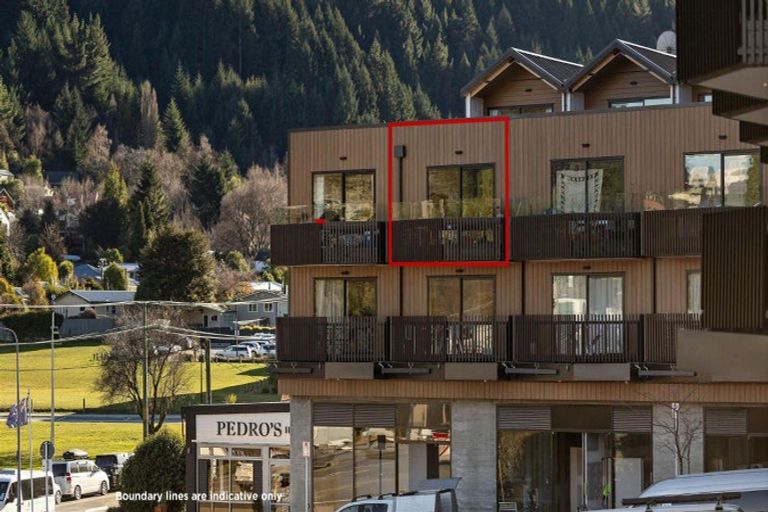 Photo of property in The Alex Apartments, 31/135a Hallenstein Street, Queenstown, 9300