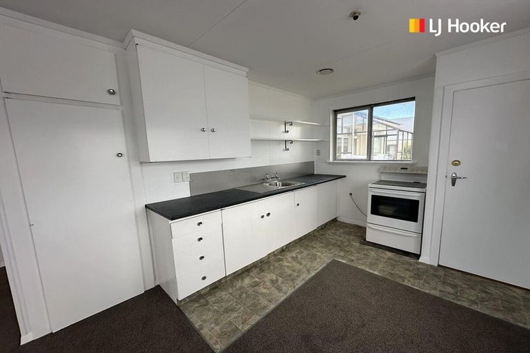 Photo of property in 105 Macandrew Road, South Dunedin, Dunedin, 9012