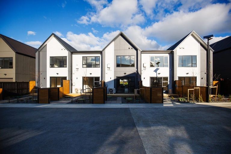 Photo of property in 7 Resnik Crescent, Kumeu, 0810
