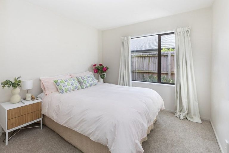 Photo of property in 32a Farquhars Road, Redwood, Christchurch, 8051