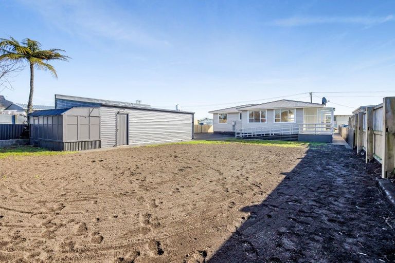 Photo of property in 28 Hunter Street, Hawera, 4610