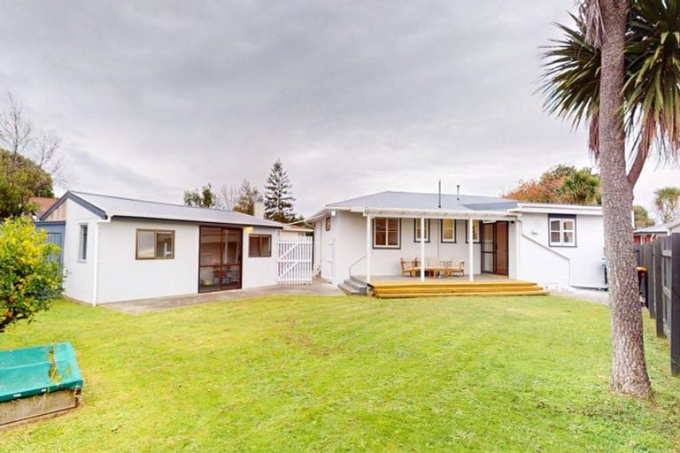Photo of property in 46 Leicester Street, Terrace End, Palmerston North, 4410