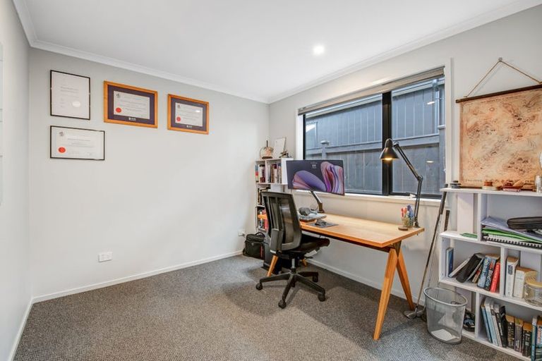 Photo of property in 34 Paparahi Place, Wainui, Silverdale, 0992