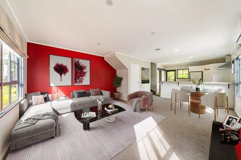 Photo of property in 16b Parsons Glen, Karori, Wellington, 6012