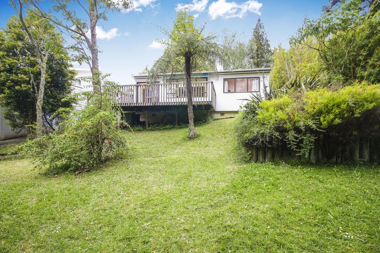 Photo of property in 29 Rimutaka Place, Titirangi, Auckland, 0604