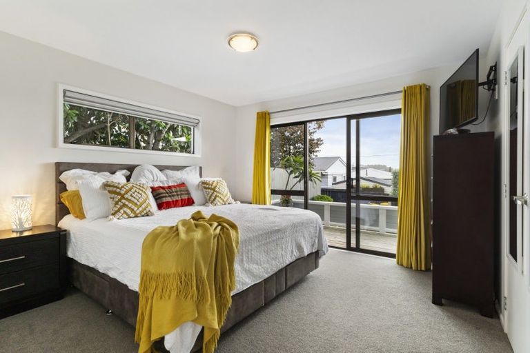 Photo of property in 2/9 Lancaster Road, Beach Haven, Auckland, 0626