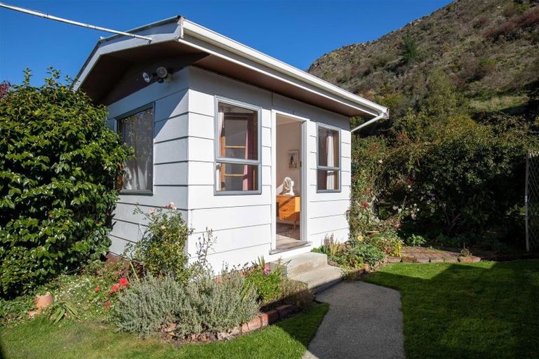 Photo of property in 19 Smith Street, Roxburgh, 9500