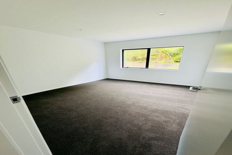 Photo of property in 147 Wellington Road, Wainuiomata, Lower Hutt, 5014