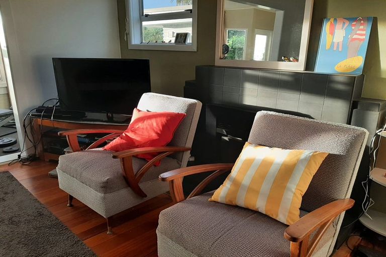 Photo of property in 116 Renown Road, Raumati South, Paraparaumu, 5032